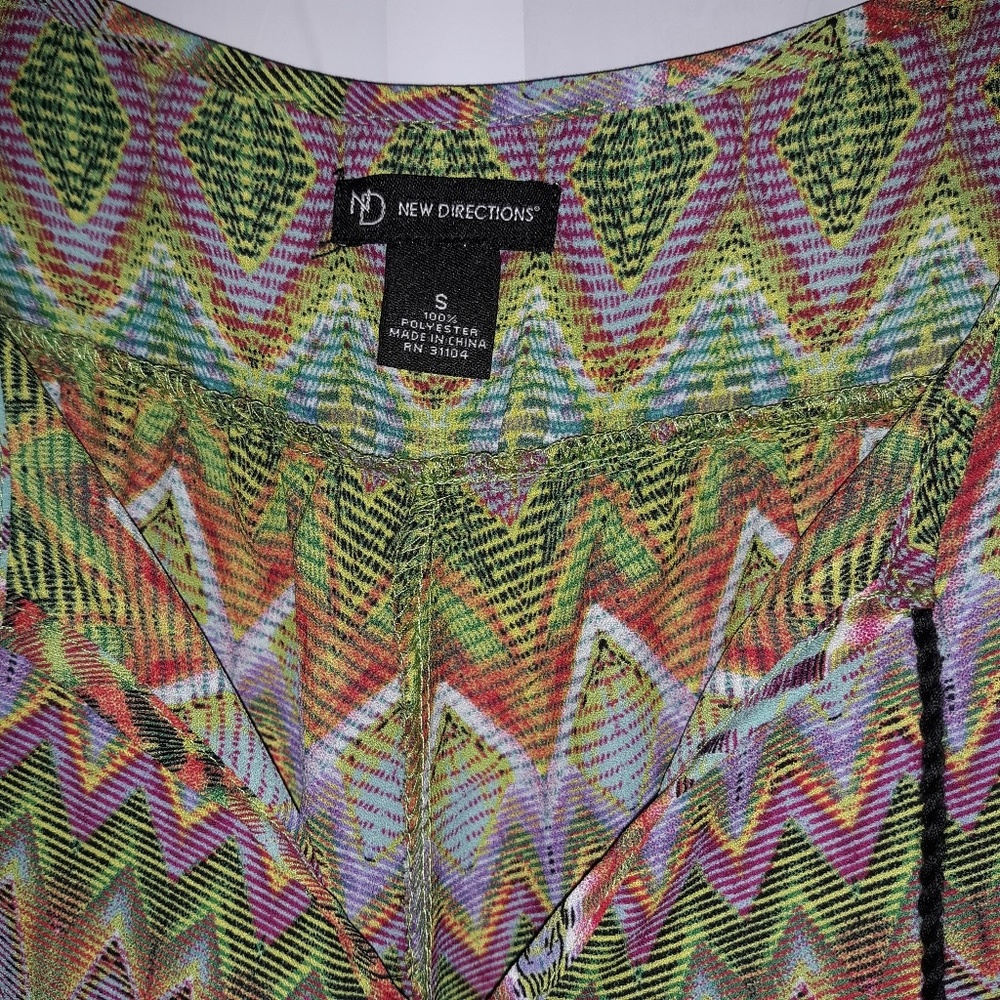 đ New Directions top - Picture 3 of 4